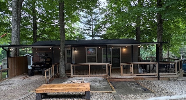 outside 2019 Commodore Home